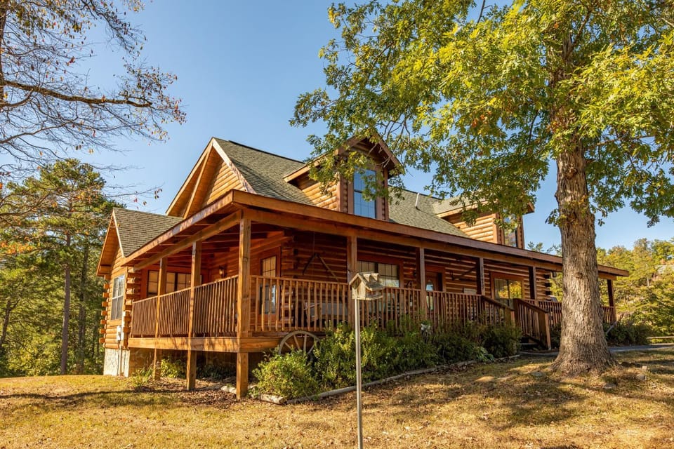 Bearadise 4 Us by American Patriot Getaways House in Pigeon Forge