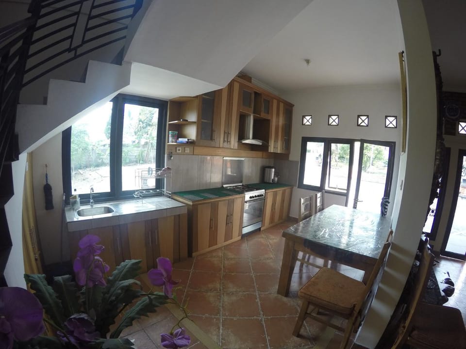 Villa Abah Enin Nature lodge in West Java
