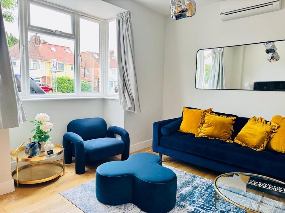 Communal lounge/ TV room, Living room