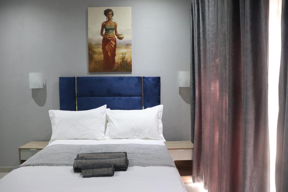Bed, Bedroom, internet, internet, internet, towels, towels
