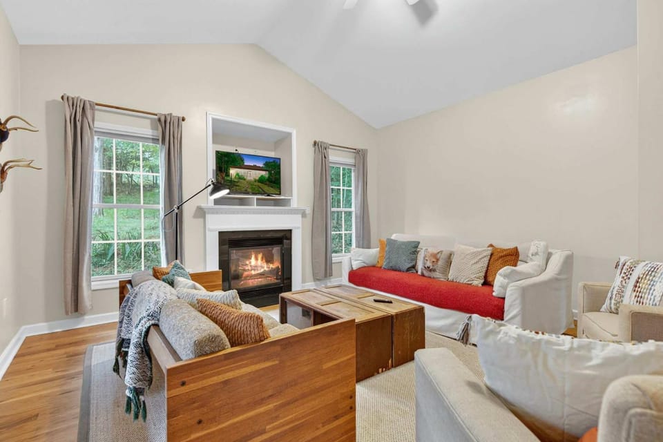 TV and multimedia, Living room, Seating area