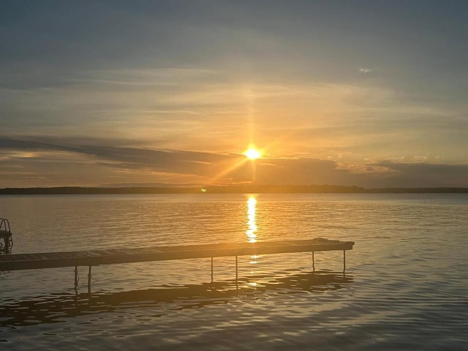Water Front Cottage - Balsam Lake House in Kawartha Lakes