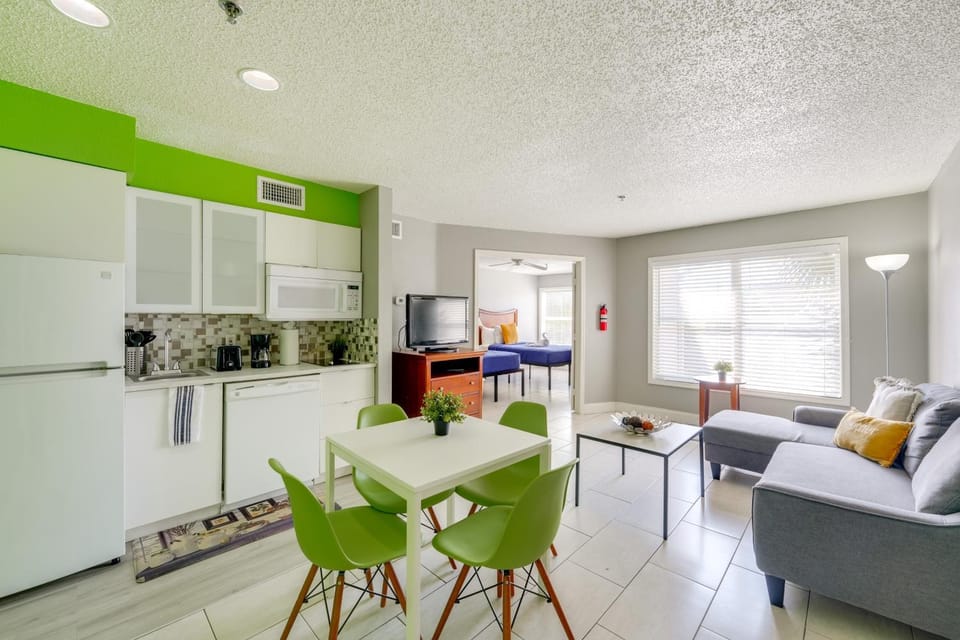 2 Mi to Disney & Old Town: Resort Condo w/ Perks House in Bay Lake