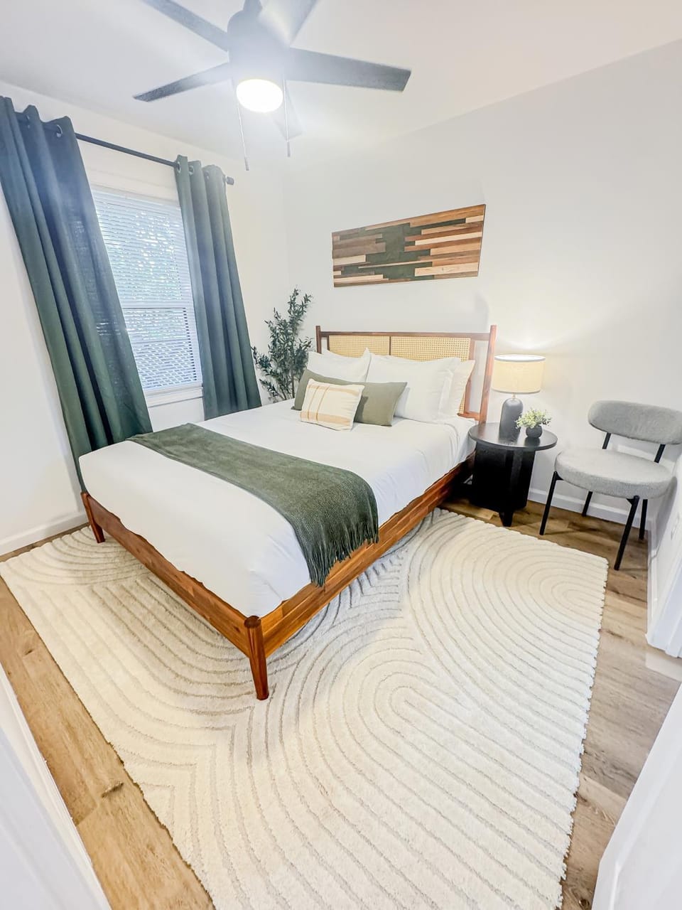 1 BR Fire Pit BBQ Retreat House in Evansville