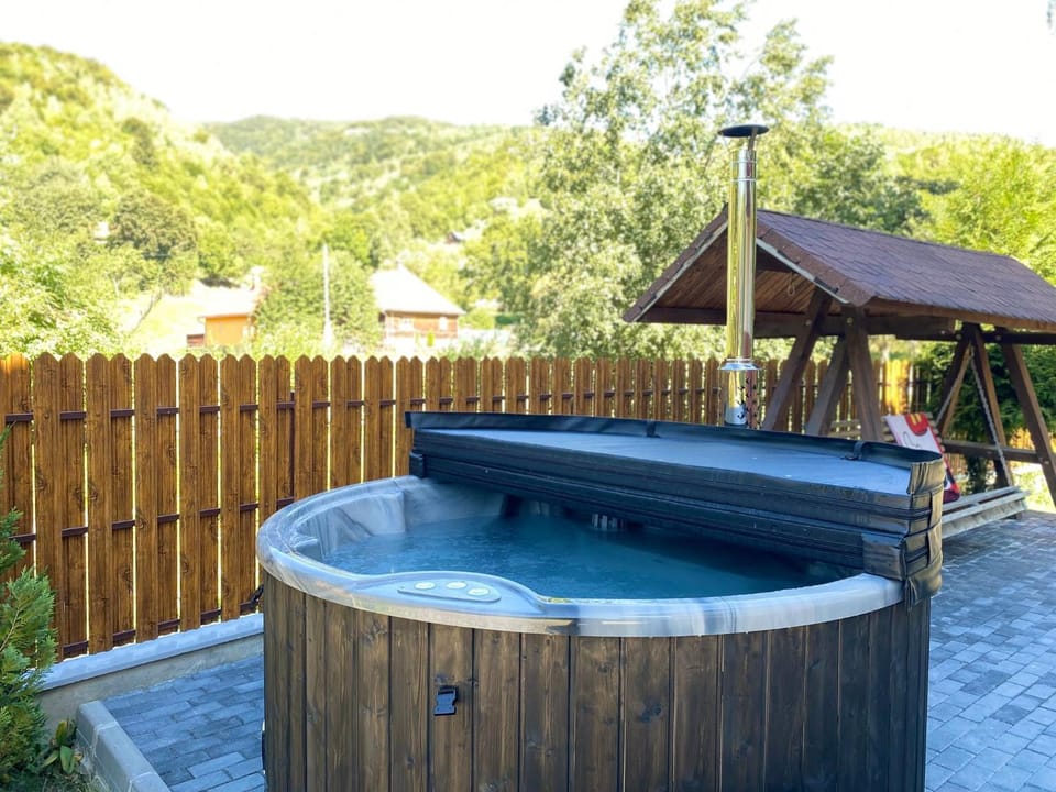 Pensiunea Melli Bed and Breakfast in Brașov County