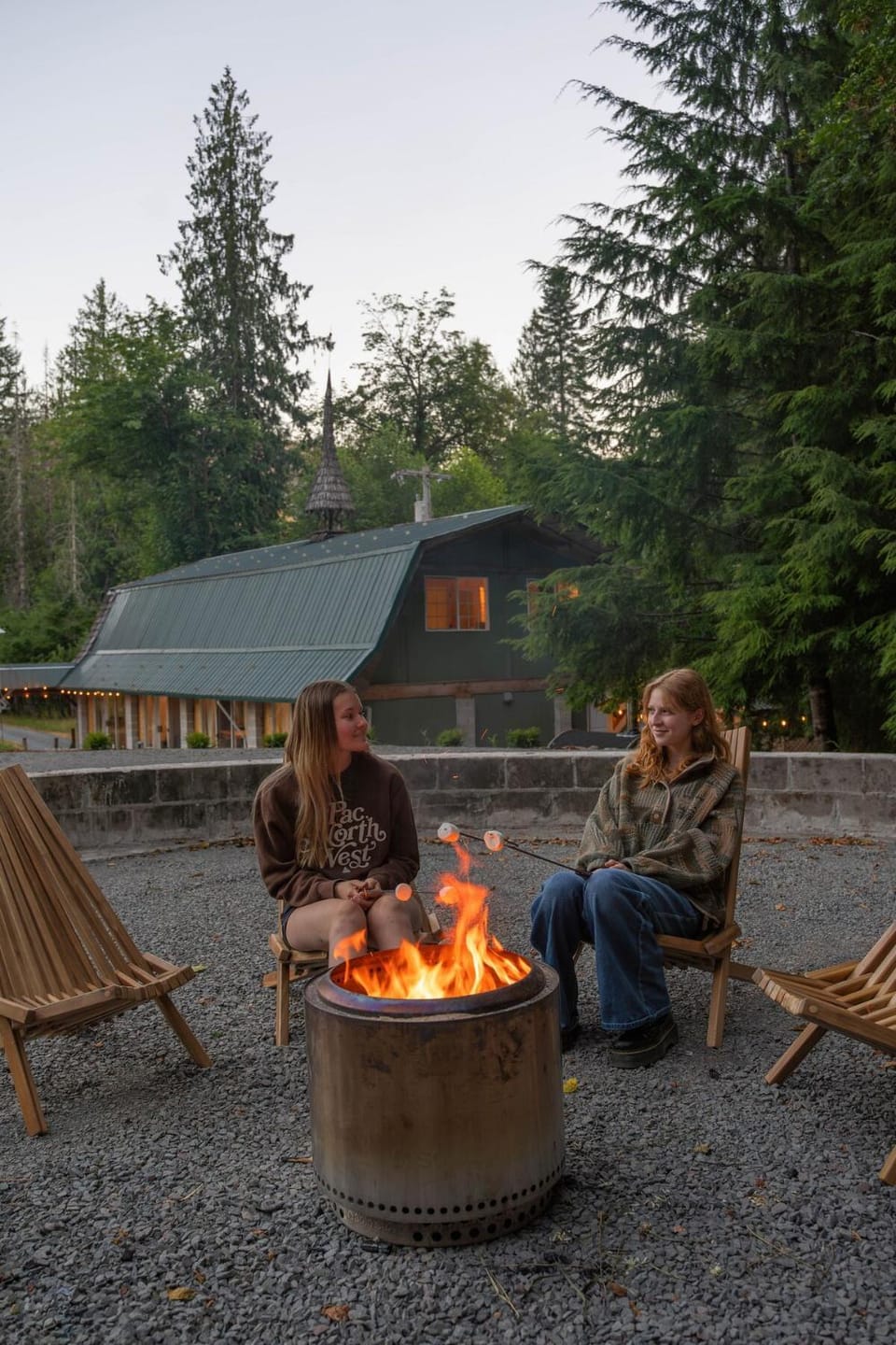 Hot Tub, Sauna, Cold Plunge - 1 mile from Rainier NP - Sleeps 8 House in Washington