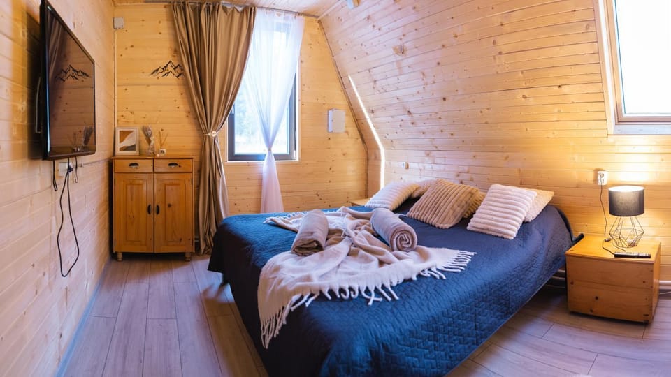 Escape Remeti - Aframe by the River Chalet in Cluj County