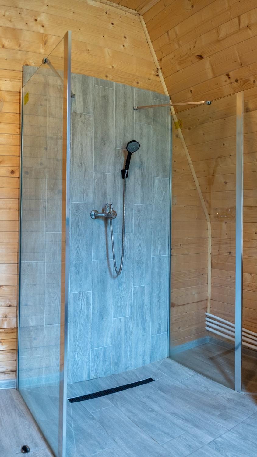 Escape Remeti - Aframe by the River Chalet in Cluj County