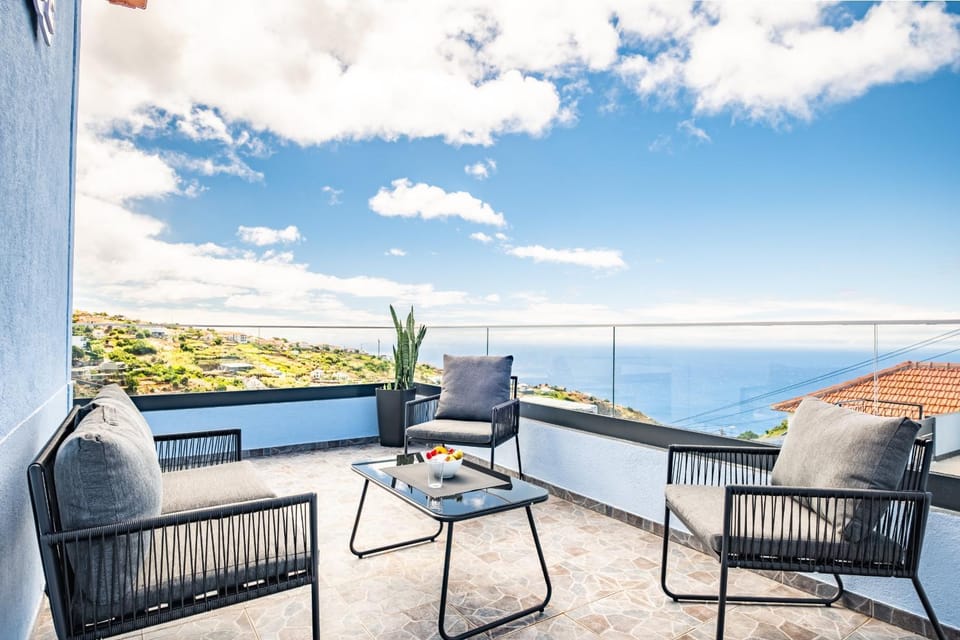 Orinoco Sunset House I - Private Jacuzzi Apartment in Madeira District