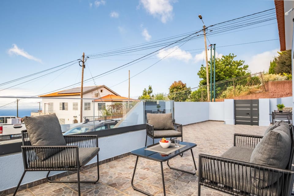 Orinoco Sunset House I - Private Jacuzzi Apartment in Madeira District