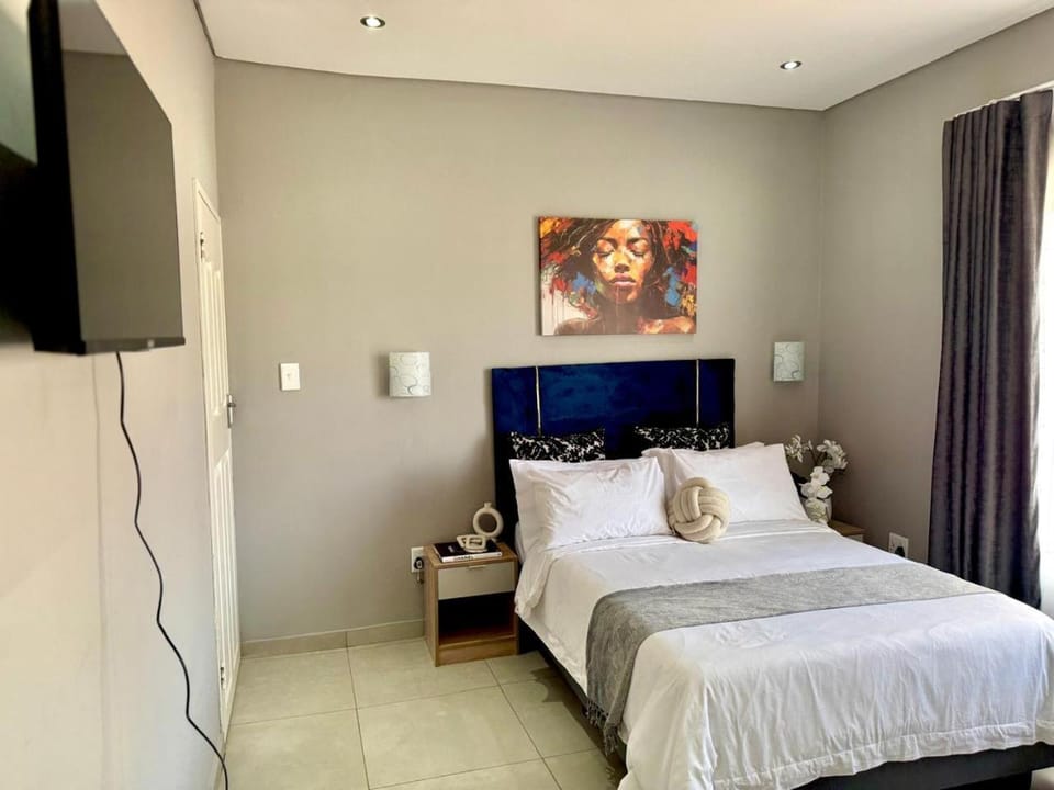 Bed, TV and multimedia, Photo of the whole room, Bedroom, hair dryier, internet, internet, air conditioner, air conditioner