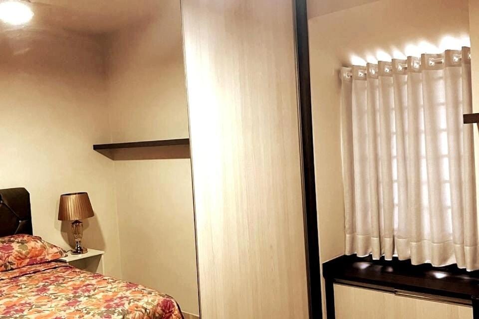 092 Central com WiFi, Sem Ar mas com Ventilador de Teto Apartment in Londrina