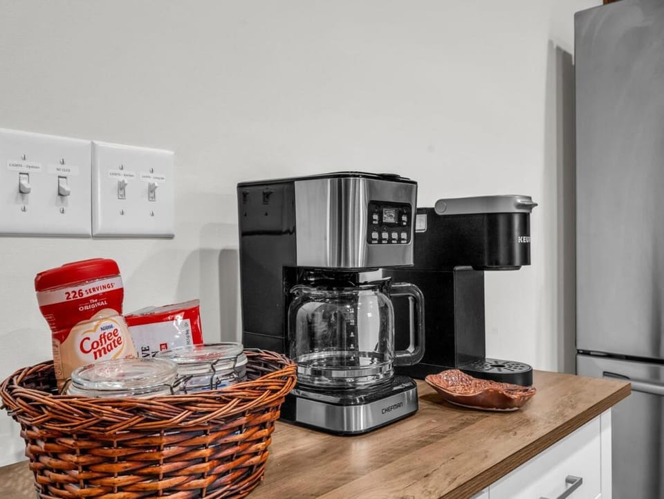 Coffee/tea facilities, Kitchen or kitchenette, Food and drinks