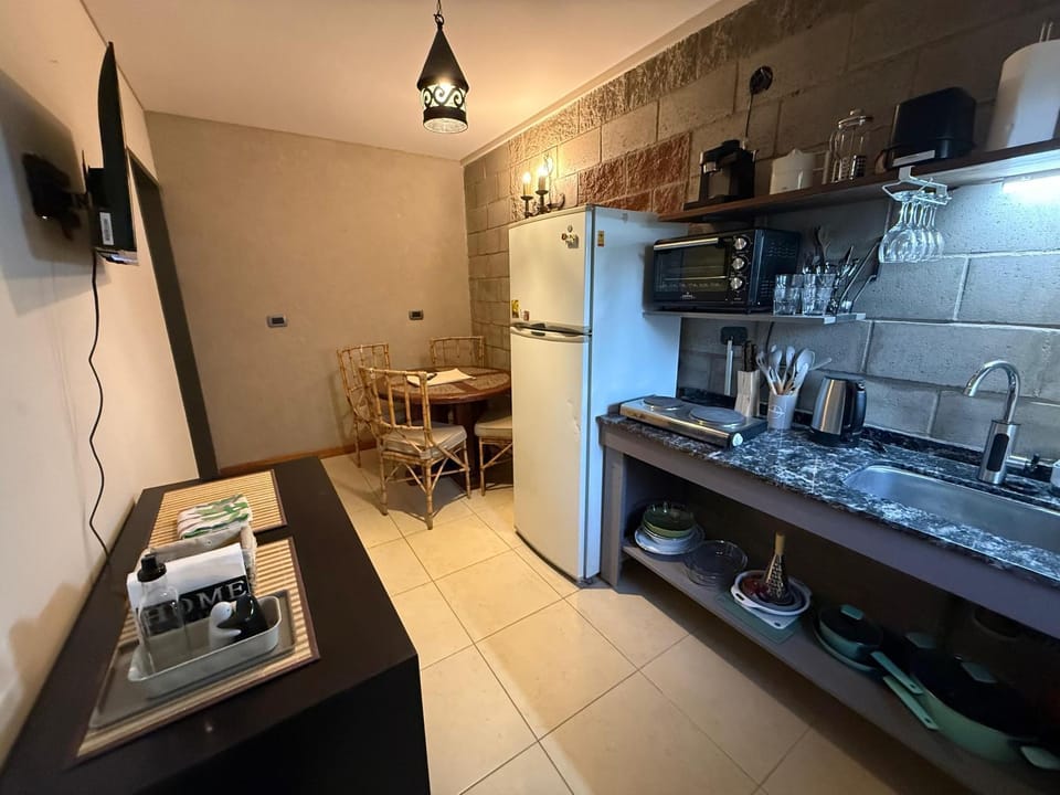 Dpto amplio con patio, churrasquera y cochera Apartment in Mendoza