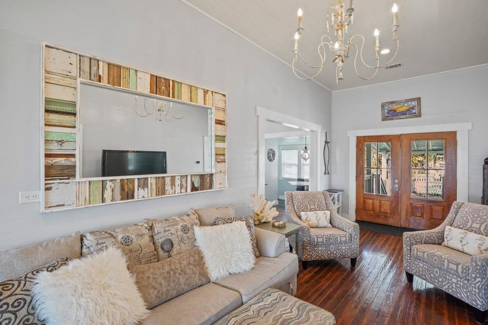 Ivey House by Coastline Vacation Rentals House in Florida