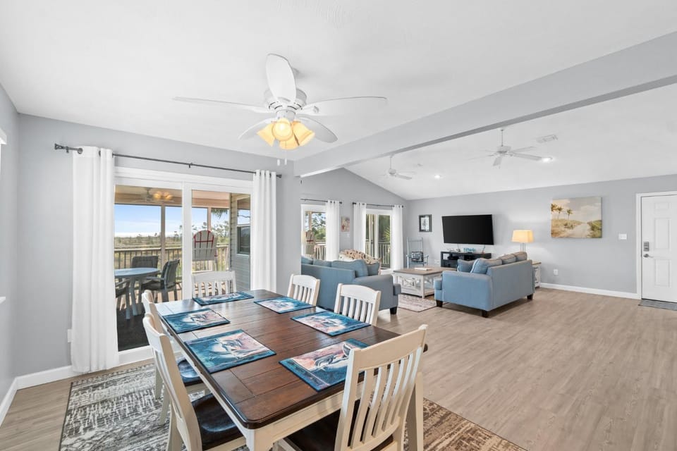 Dolphin Cove by Coastline Vacation Rentals House in Florida