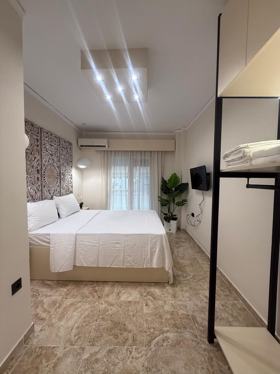 Photo of the whole room, Bedroom, air conditioner