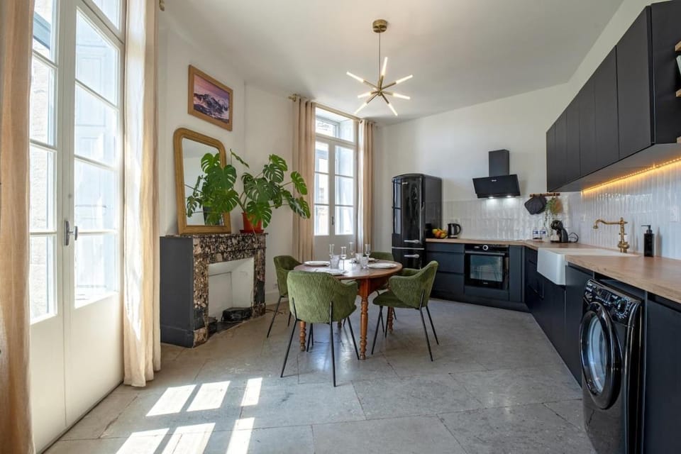 Centre - Parking - Clim - 5 min Place Comédie Apartment in Montpellier