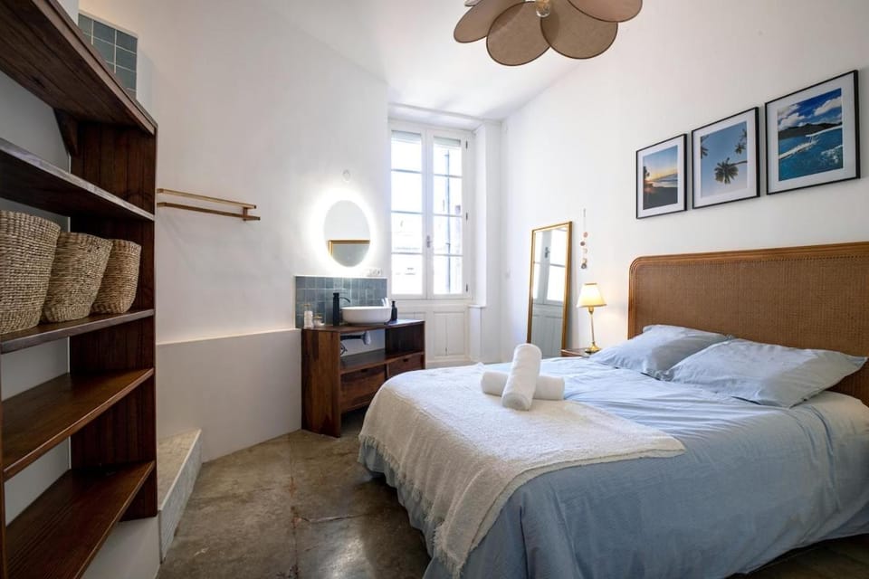 Centre - Parking - Clim - 5 min Place Comédie Apartment in Montpellier