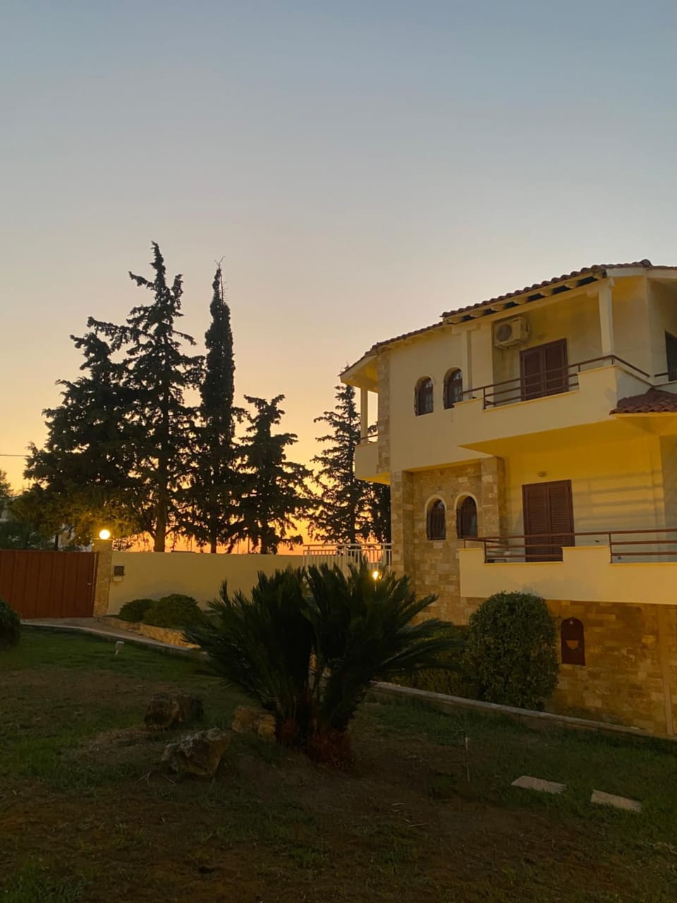 Property building, Day, Garden, Garden view