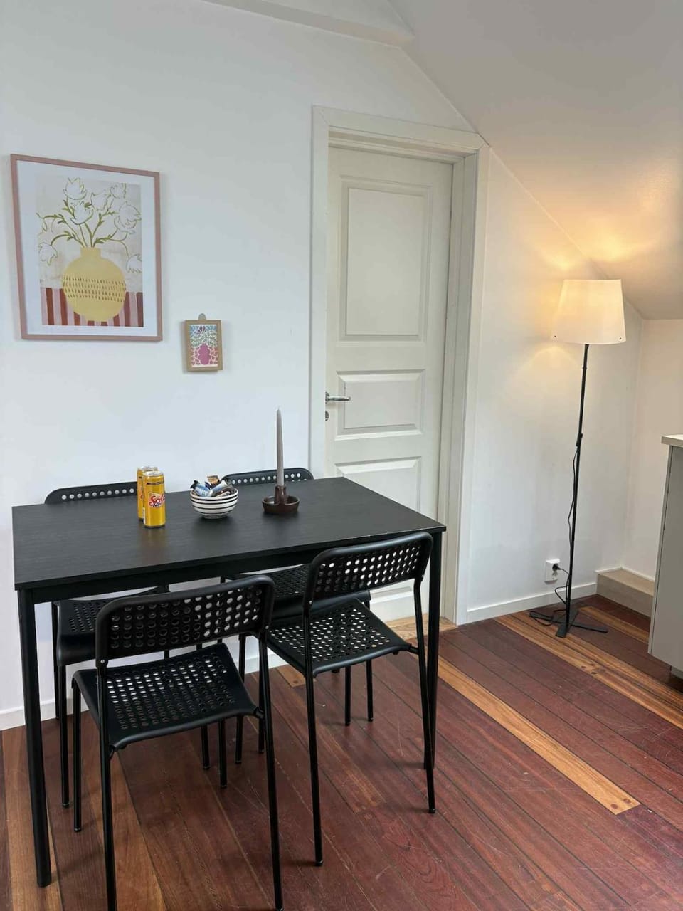 In the middle of Bergen City in a real Bergenshus from the 18th Century Apartment in Bergen