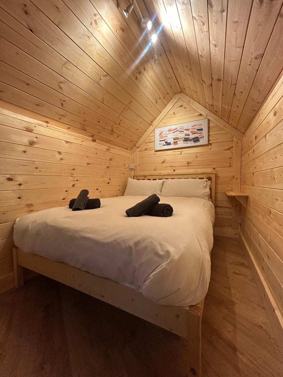 Clogau Tree House Hot tub &sauna Apartment in Wales