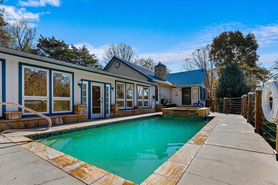 Paradise Springs by American Patriot Getaways House in Sevierville