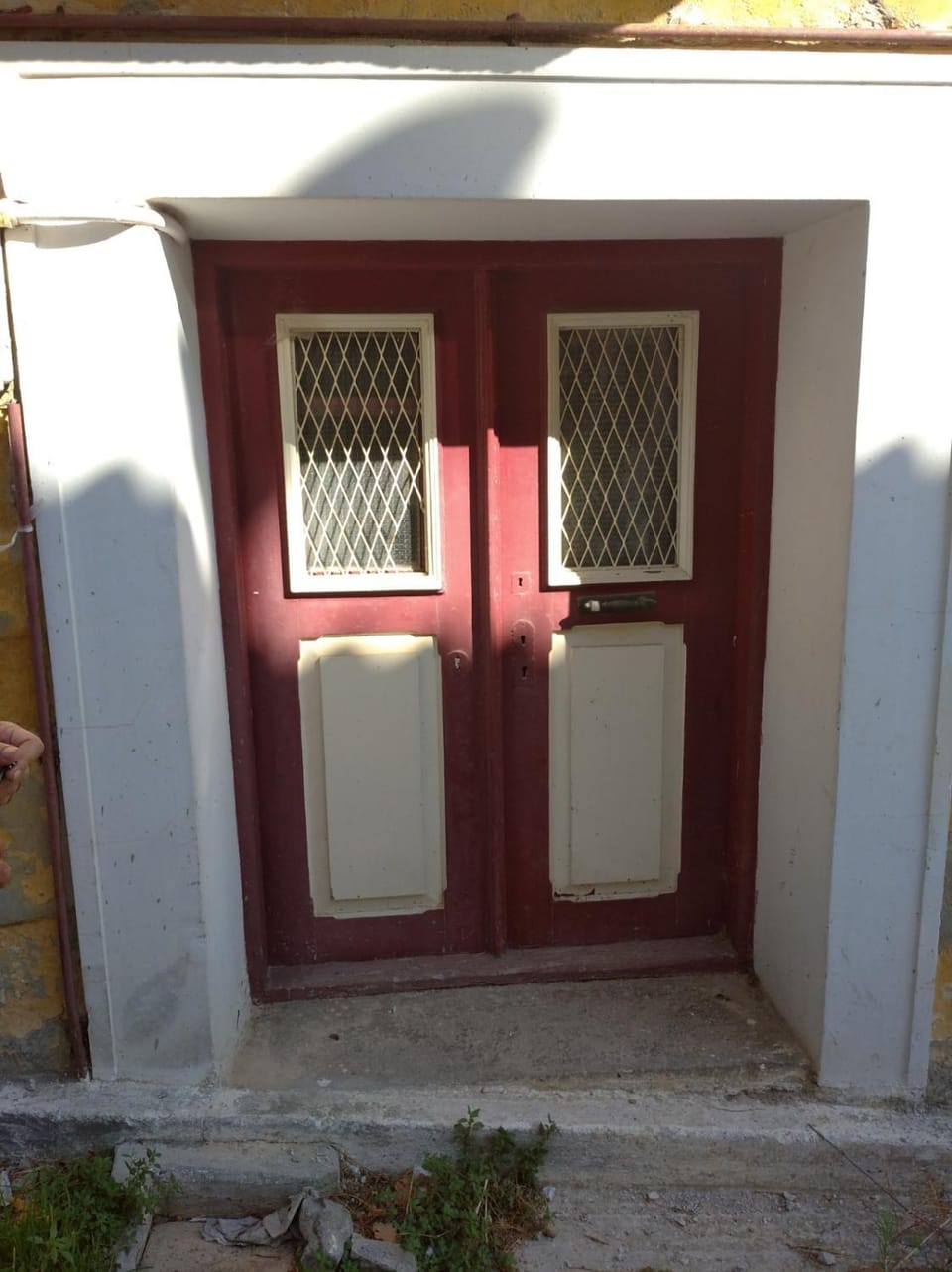 Property building, Facade/entrance, Day