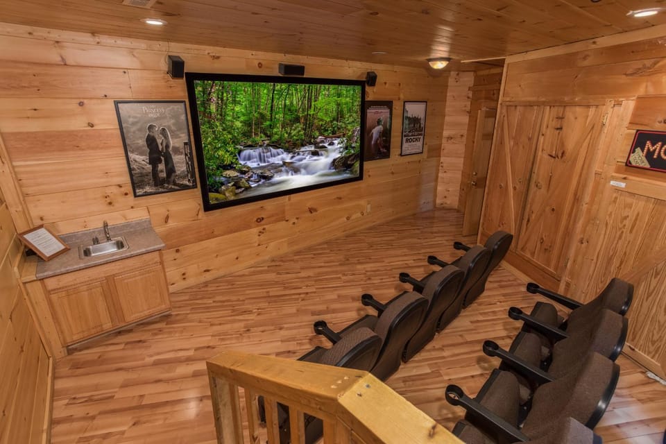 Patriot Pointe by American Patriot Getaways House in Pigeon Forge