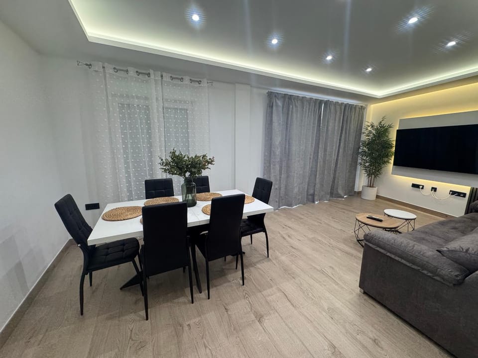 TV and multimedia, Living room, Dining area