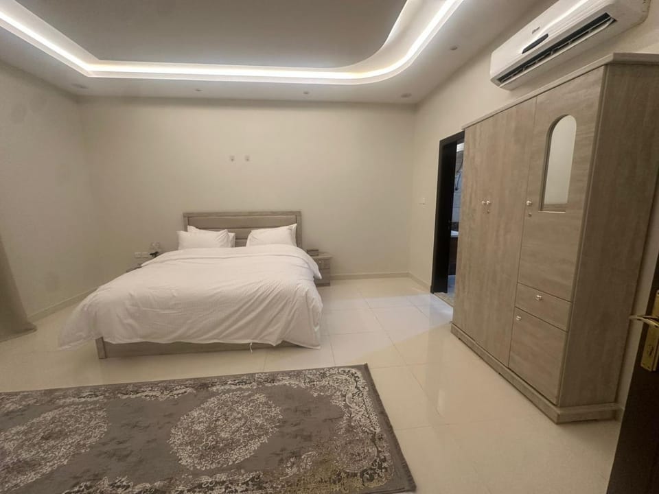 شقة واسعة ثلاث غرف نوم ودخول ذاتي Apartment in Riyadh