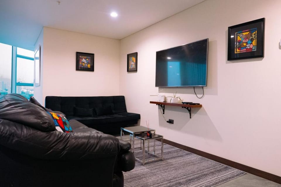 POX - The world of Romero Brito in the Green Tower Apartment in Santa Cruz de la Sierra