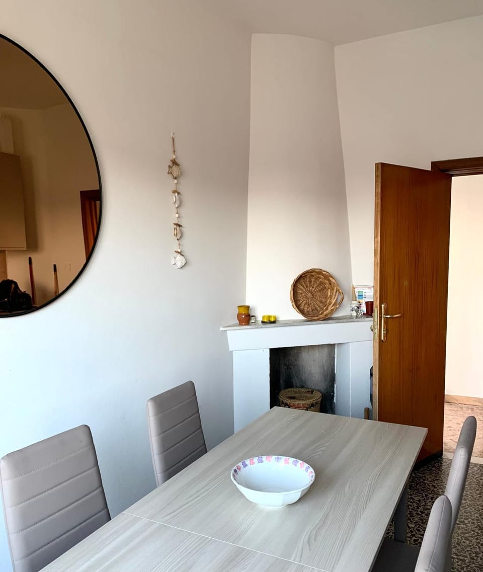 Kitchen or kitchenette, Living room, Seating area