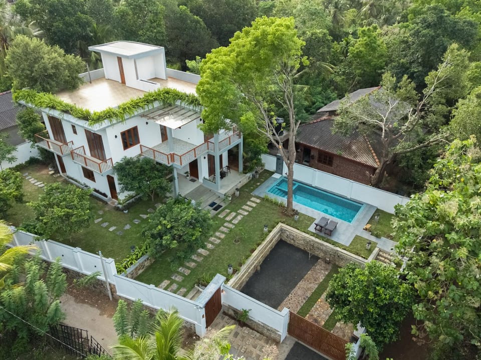 Property building, Bird's eye view, Garden view