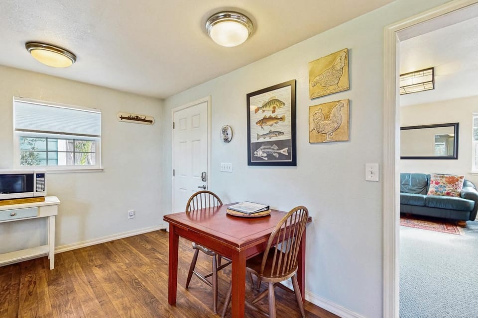 Mendocino Getaway - Ocean Views & Family Fun House in Mendocino