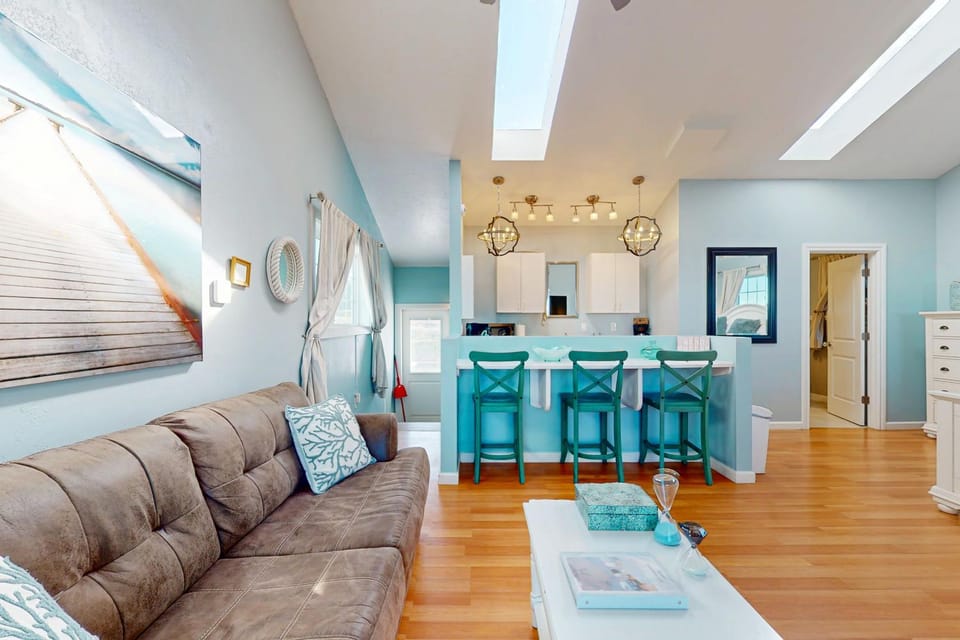 Oceanfront Studio-Beachfront Bliss & Pet-Friendly House in Mendocino County