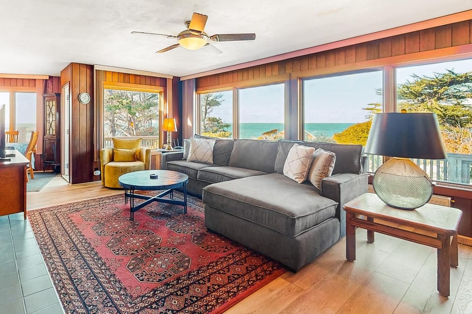 Cozy Mendocino Home near Headlands State Park House in Mendocino