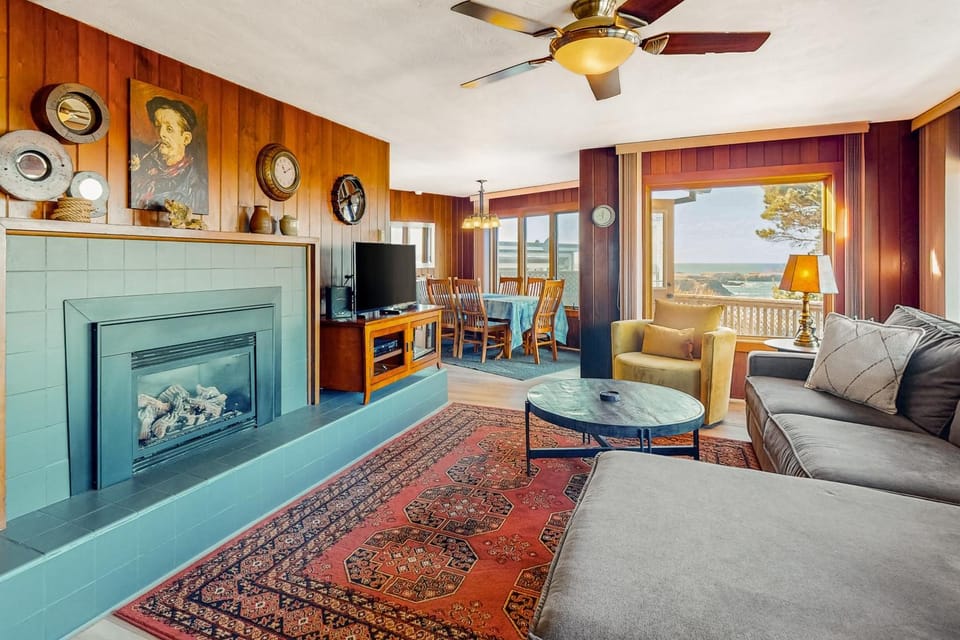 Cozy Mendocino Home near Headlands State Park House in Mendocino