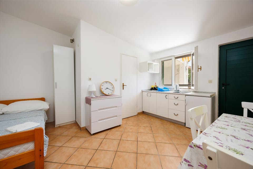 Karantanovi Dvori Apartment in Murter