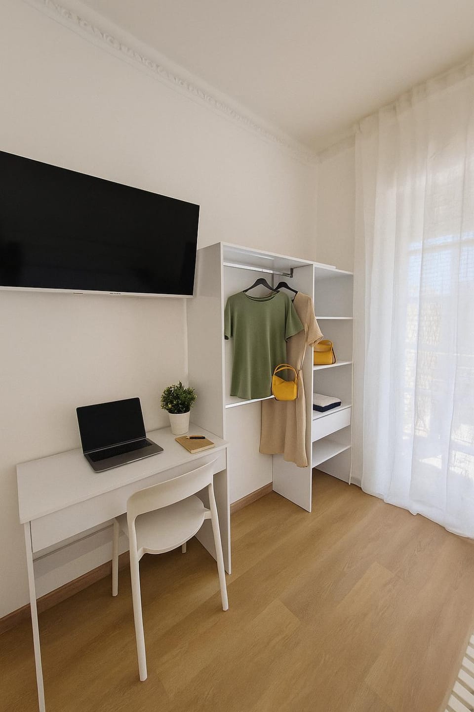 TV and multimedia, Seating area, wardrobe