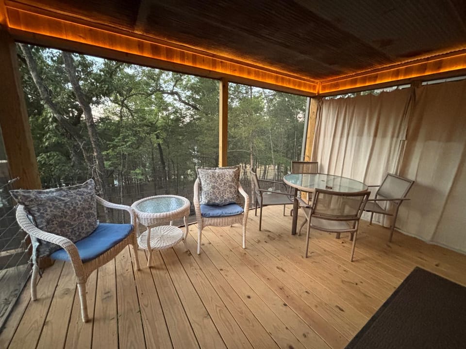 Patio, Day, View (from property/room), Balcony/Terrace, Seating area, Dining area, Garden view