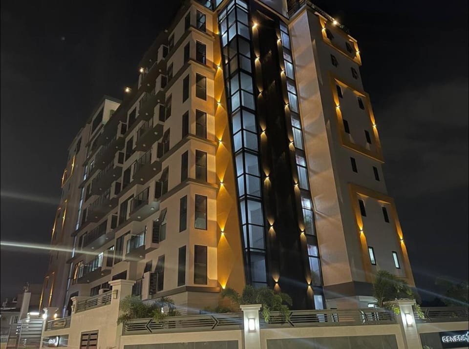 2BR Condo with Rooftop Pool - G28 Apartment in Kingston
