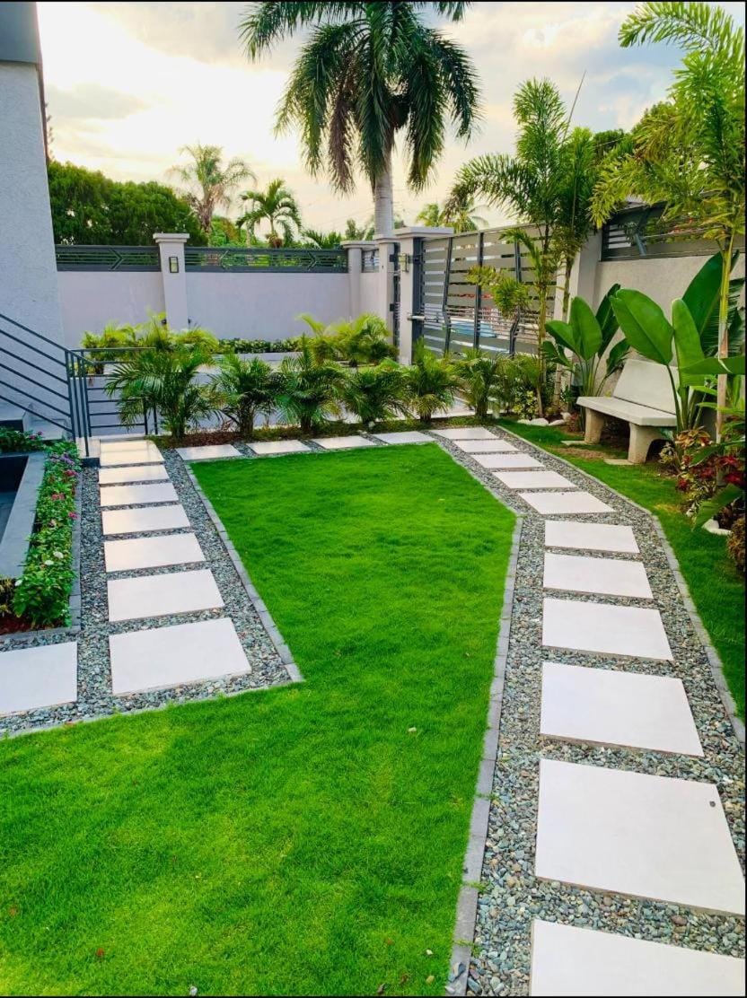 2BR Condo with Rooftop Pool - G28 Apartment in Kingston