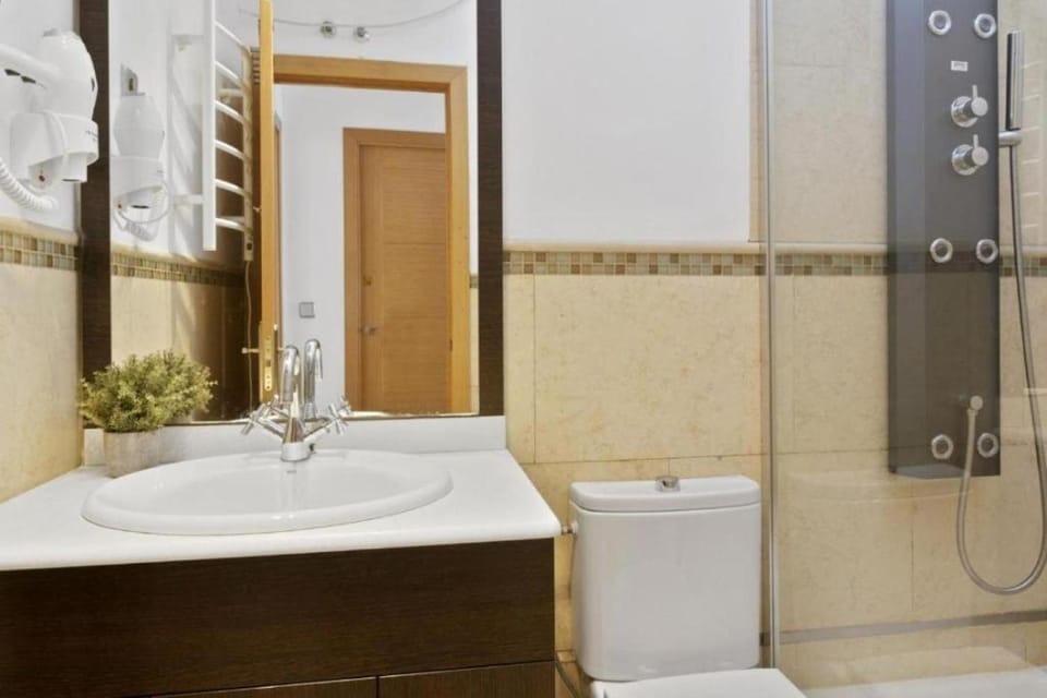 Shower, Bathroom, towels
