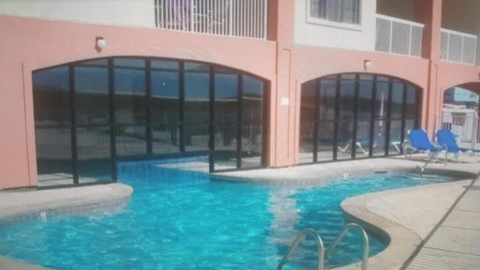Furnished 3 bed, 3 bath condo on Orange Beach, Beach side Apartment in Orange Beach