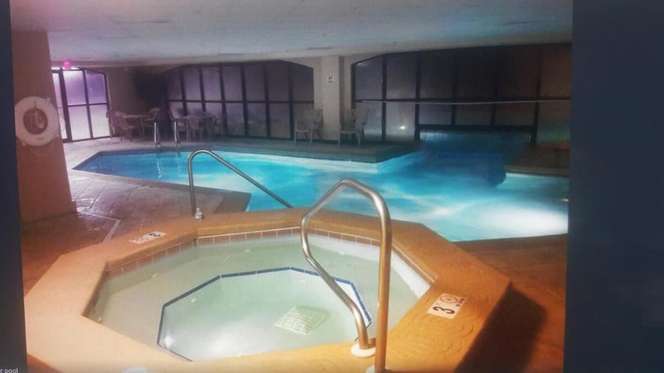 Furnished 3 bed, 3 bath condo on Orange Beach, Beach side Apartment in Orange Beach
