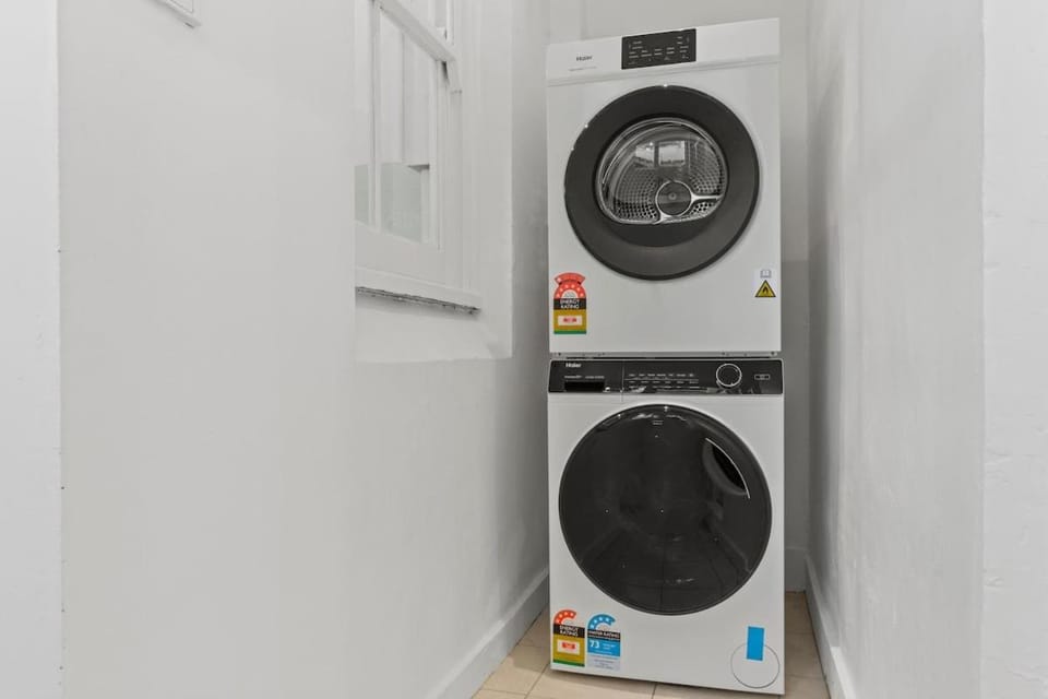 Bondi Hideaway - schmick, bright, mod, great spot Apartment in Sydney
