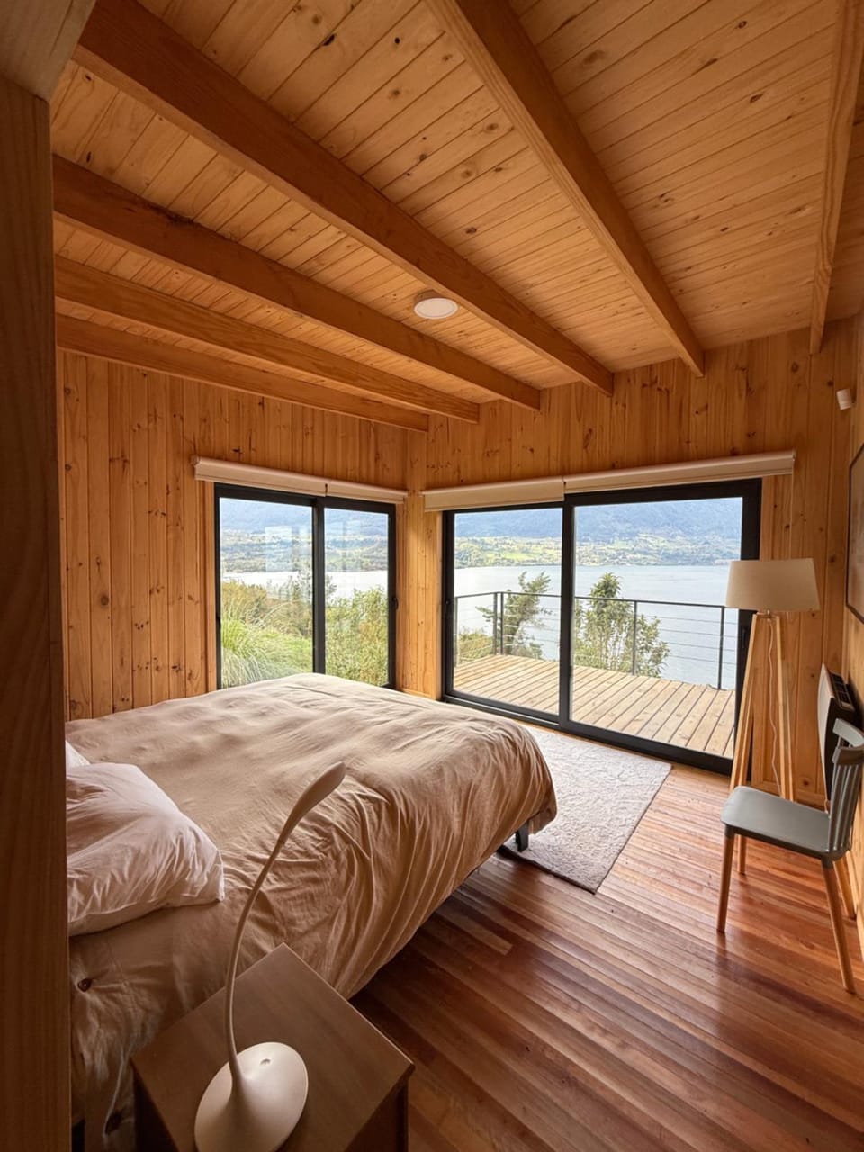 Bed, Bedroom, Lake view
