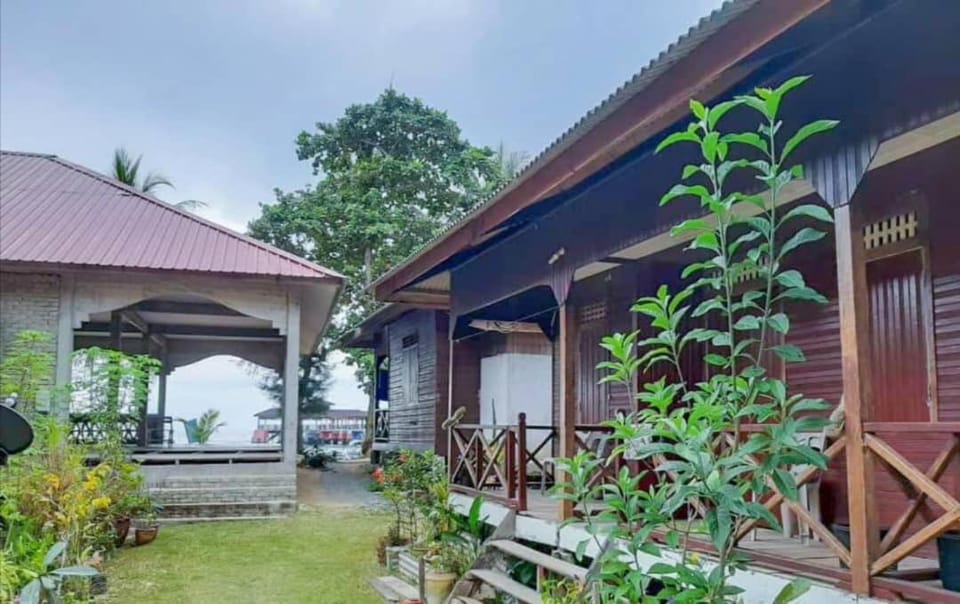 Aur Bay Chalet Bed and Breakfast in Terengganu, Malaysia