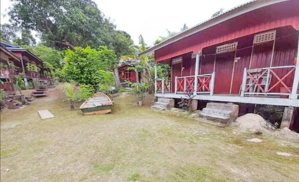 Aur Bay Chalet Bed and Breakfast in Terengganu, Malaysia